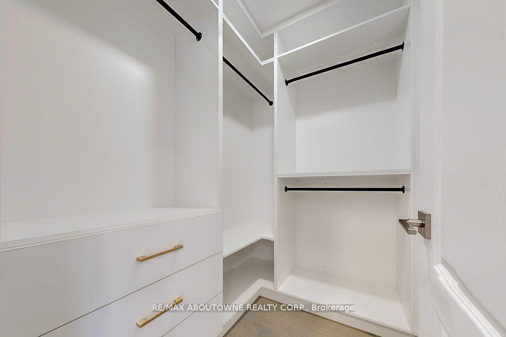 116 Parkwood Court