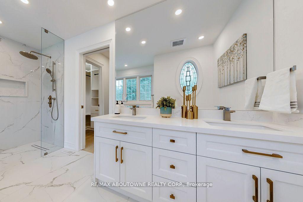 116 Parkwood Court