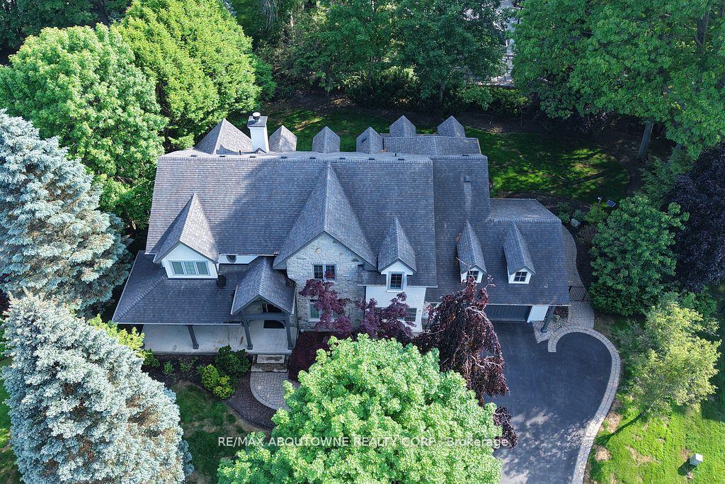 116 Parkwood Court