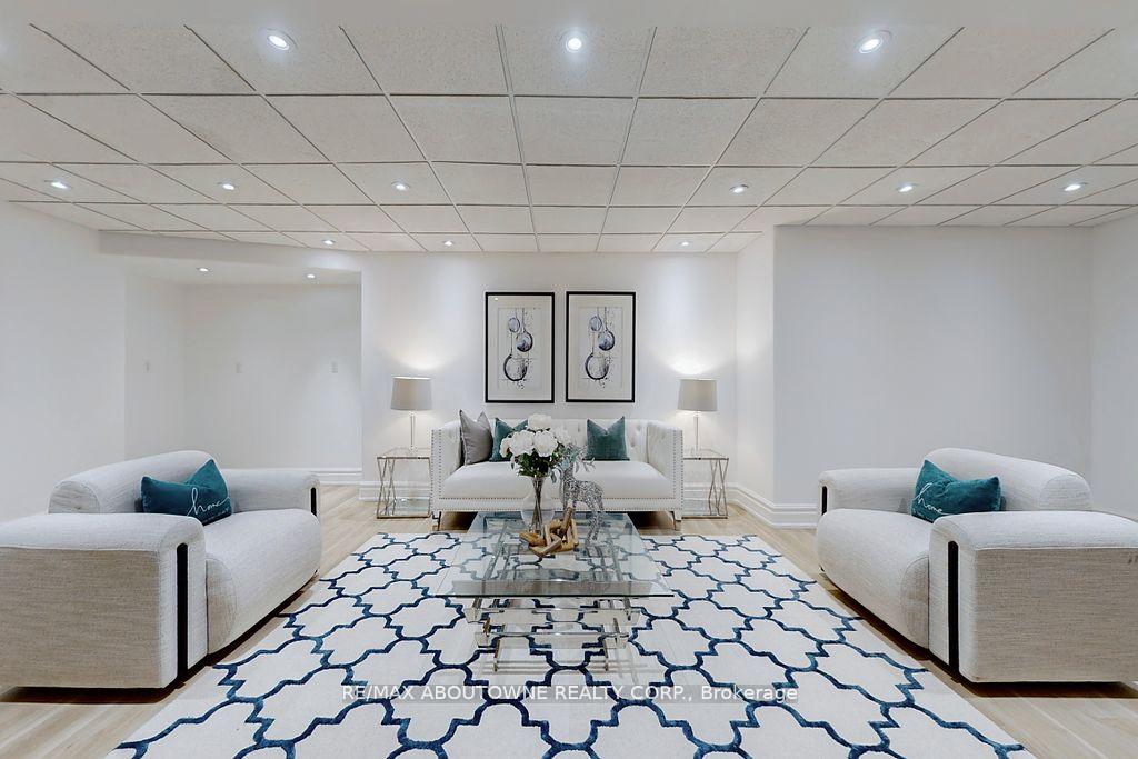 116 Parkwood Court