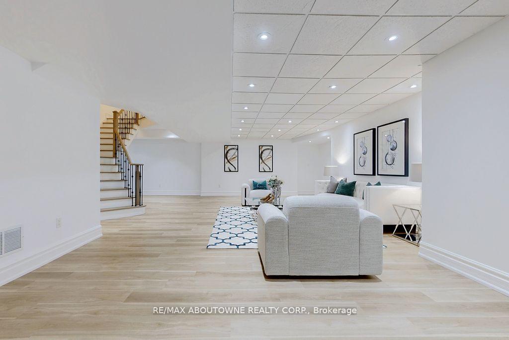 116 Parkwood Court