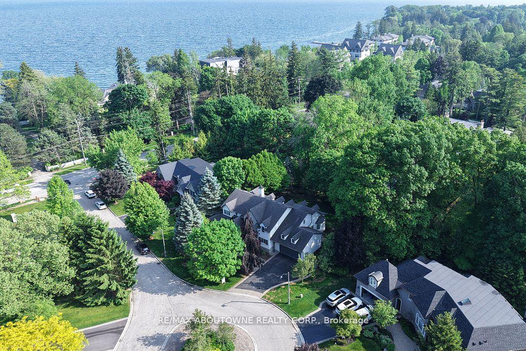 116 Parkwood Court