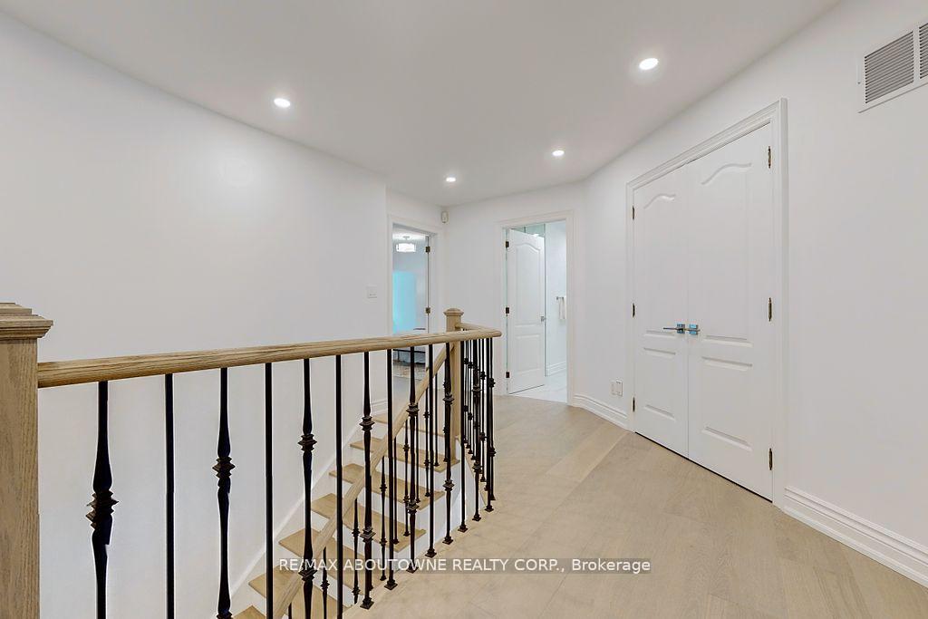 116 Parkwood Court
