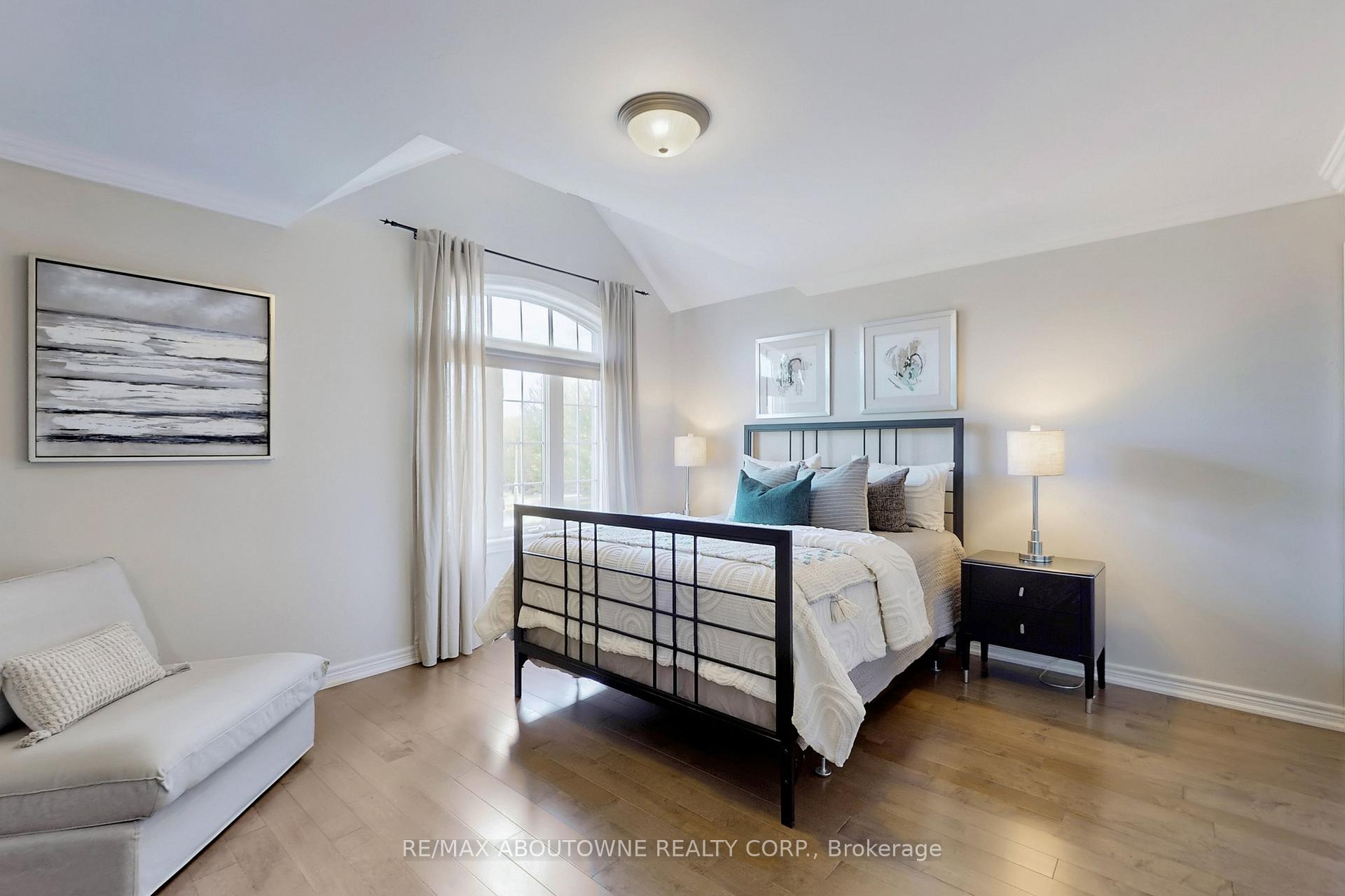 3374 Fox Run Circle