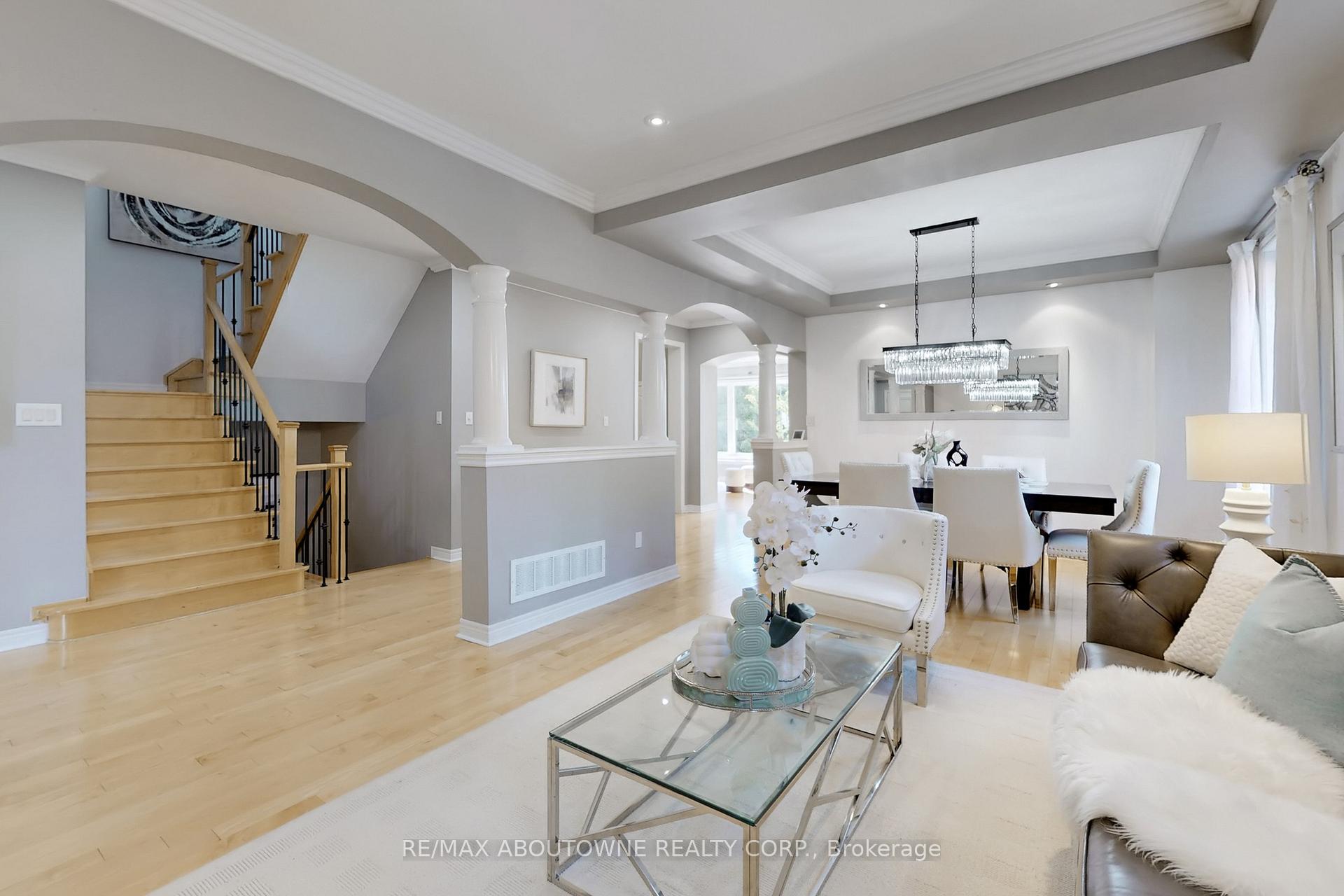 3374 Fox Run Circle