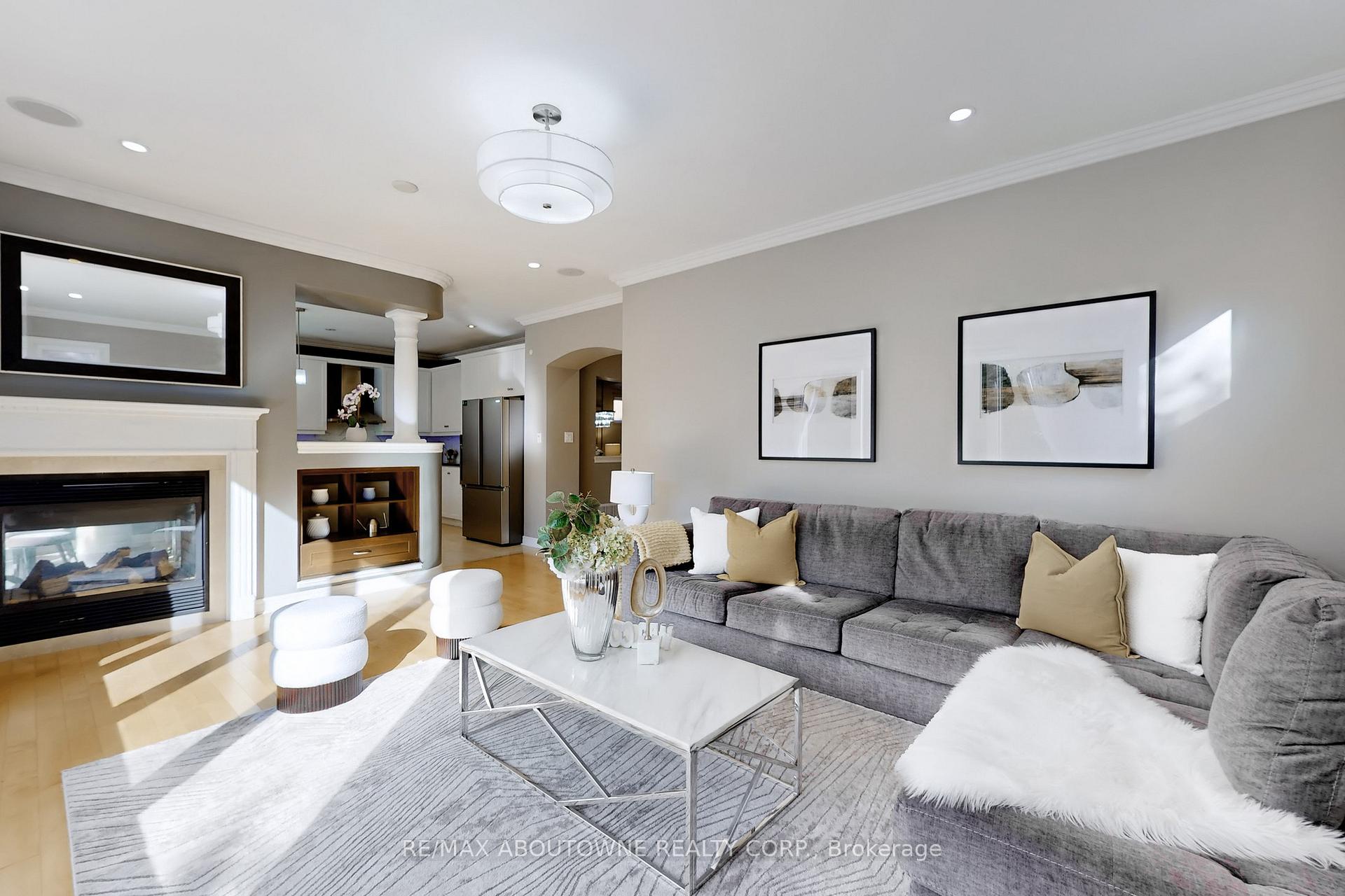3374 Fox Run Circle