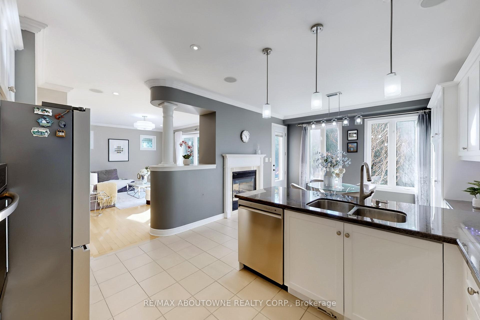 3374 Fox Run Circle