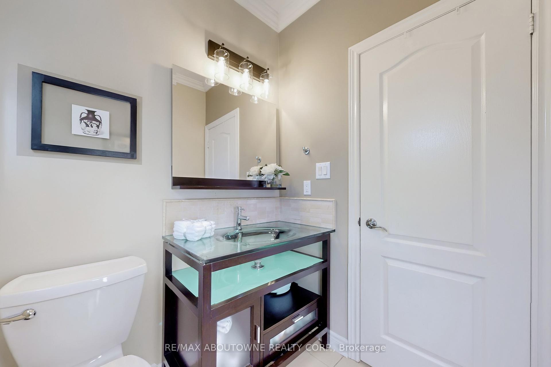 3374 Fox Run Circle