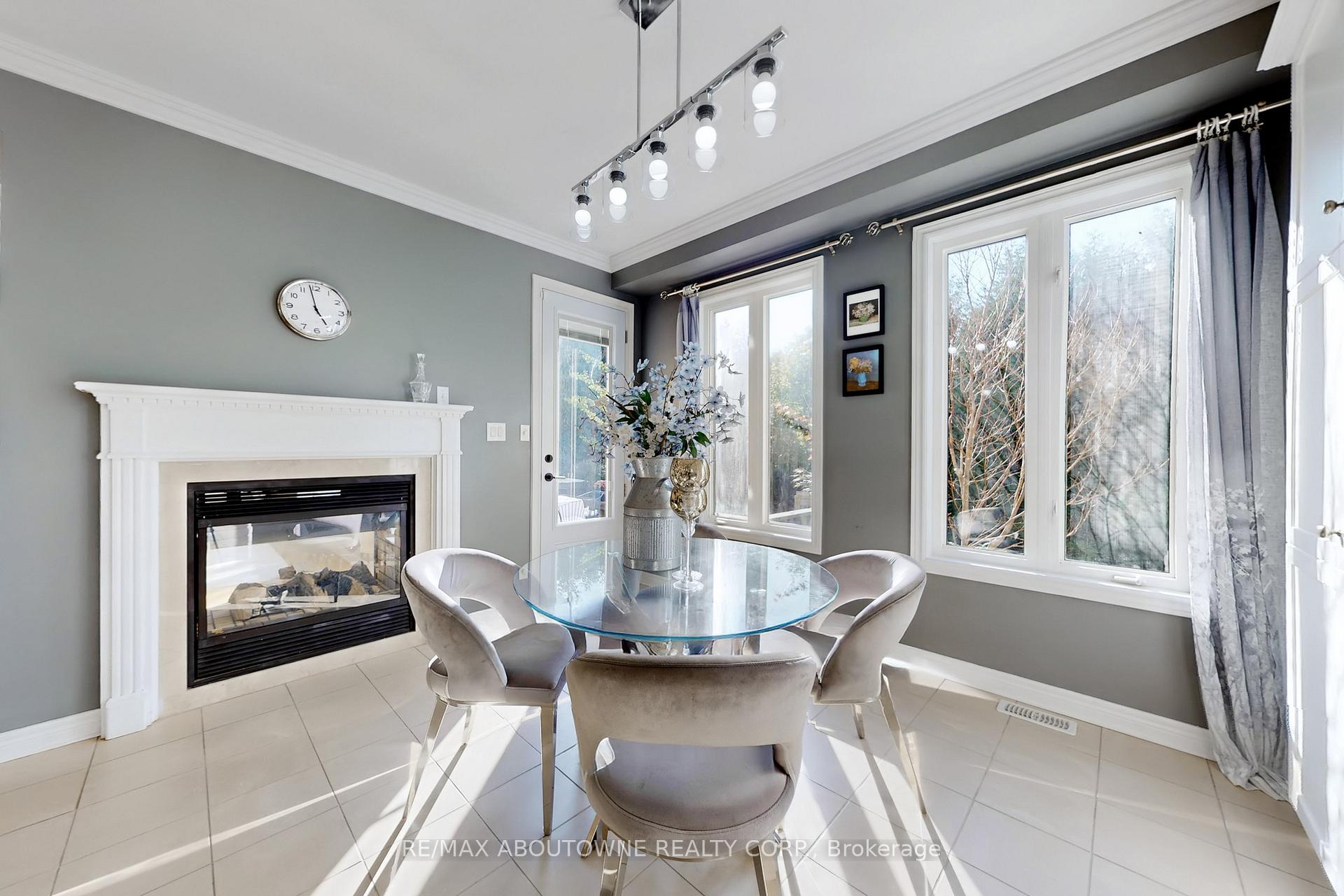 3374 Fox Run Circle