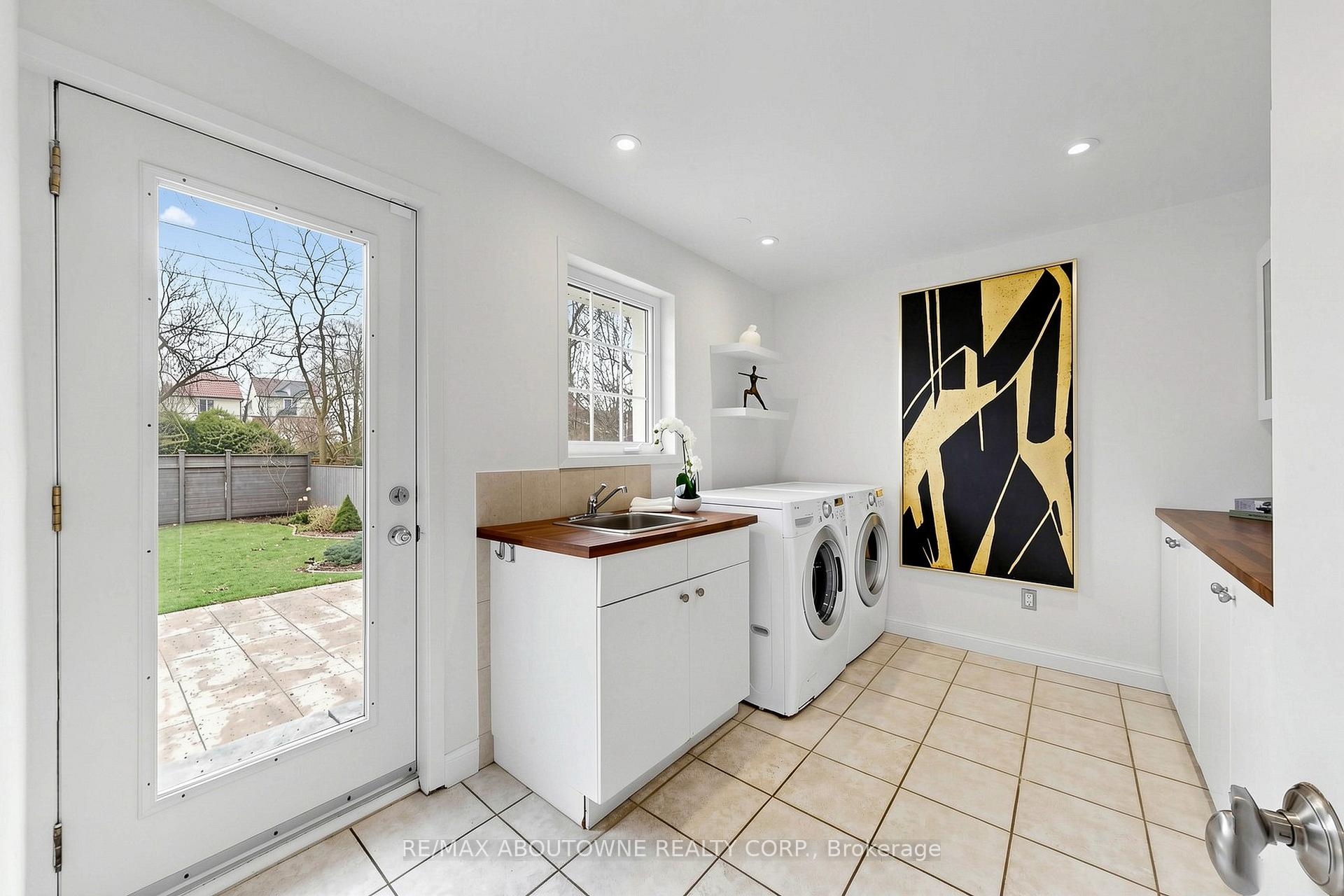 1316 Cambridge Drive