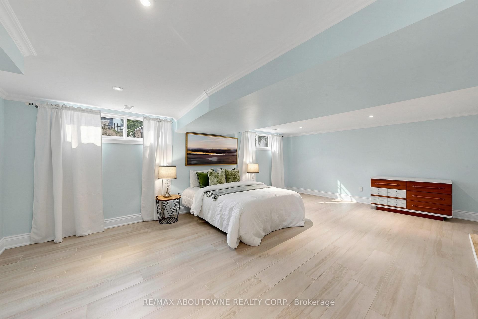 1316 Cambridge Drive