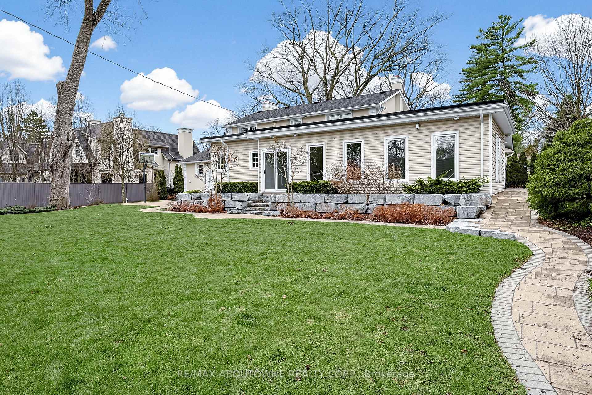 1316 Cambridge Drive