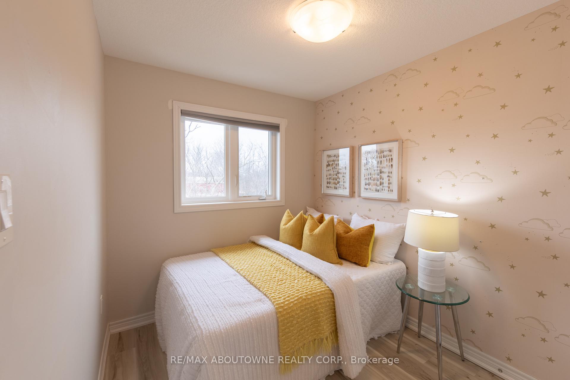 15 Barley Lane, Hamilton, ON L9K 0K1