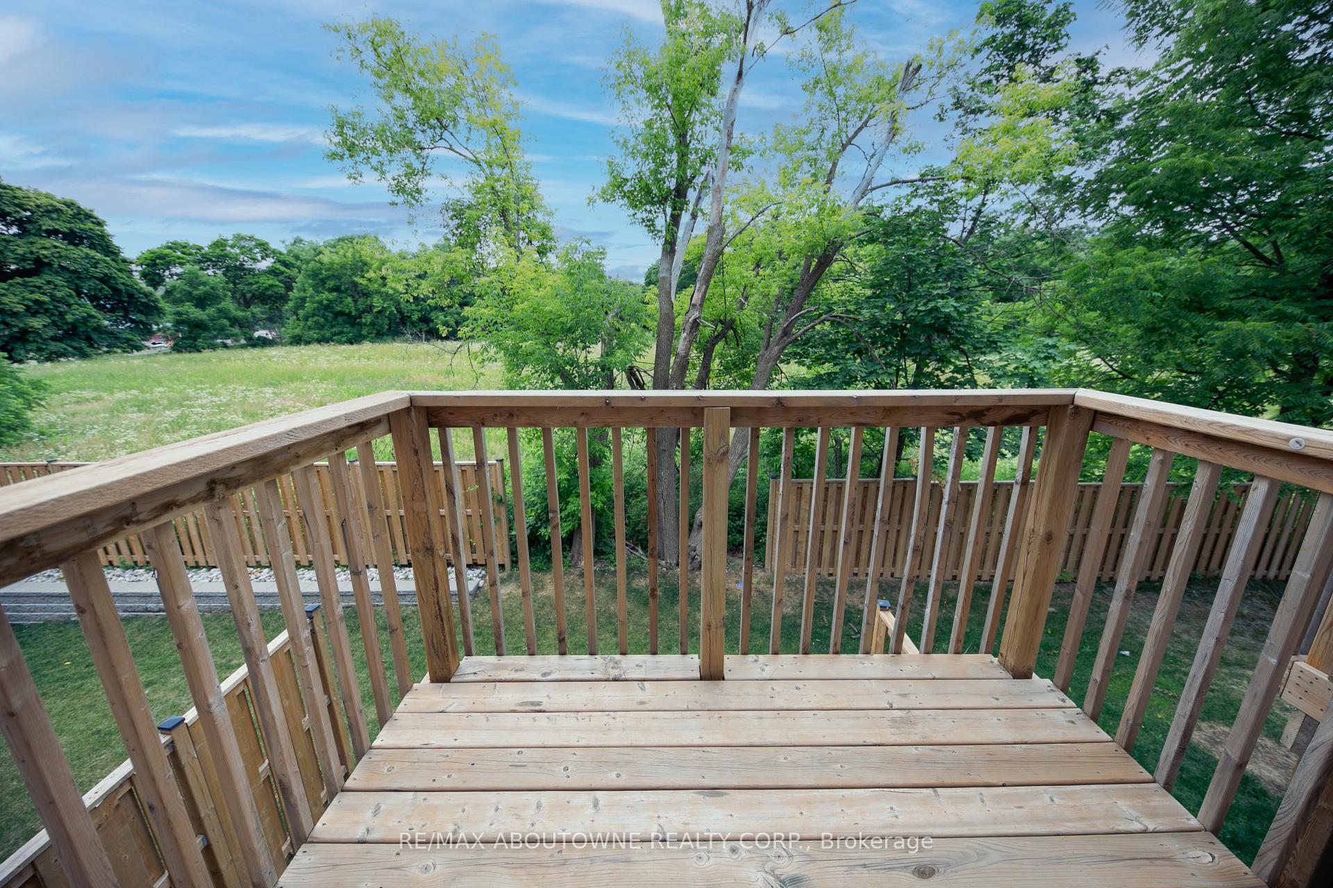 15 Barley Lane, Hamilton, ON L9K 0K1