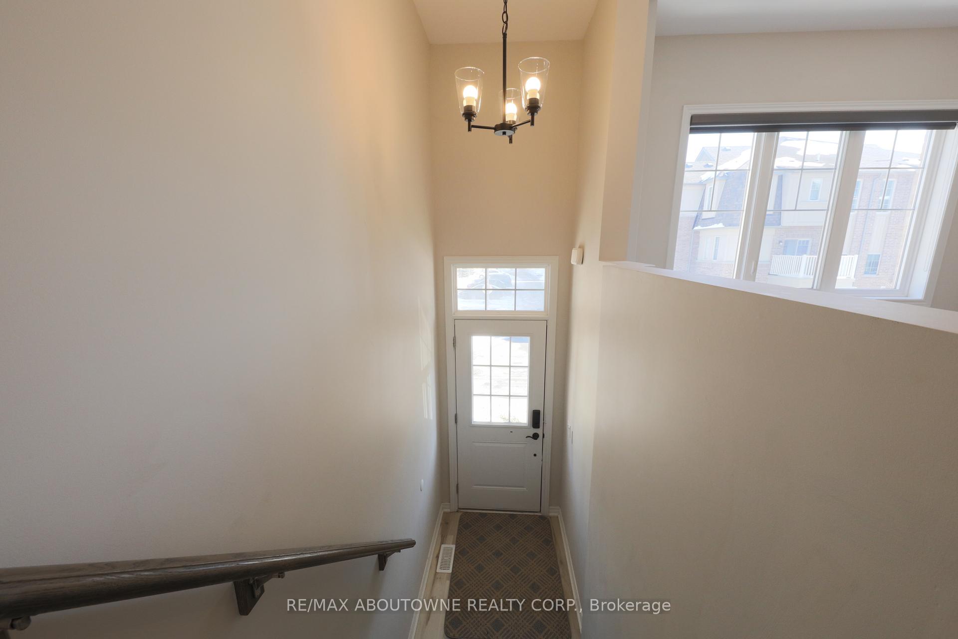 15 Barley Lane, Hamilton, ON L9K 0K1