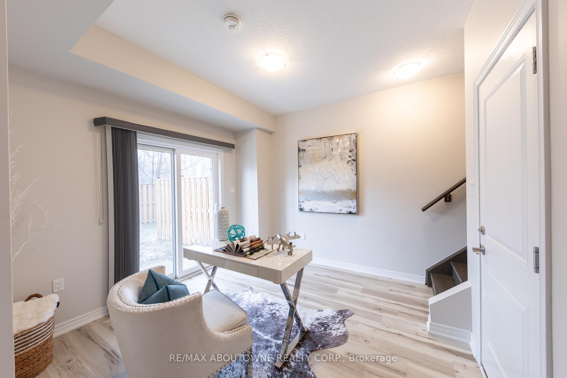 15 Barley Lane, Hamilton, ON L9K 0K1