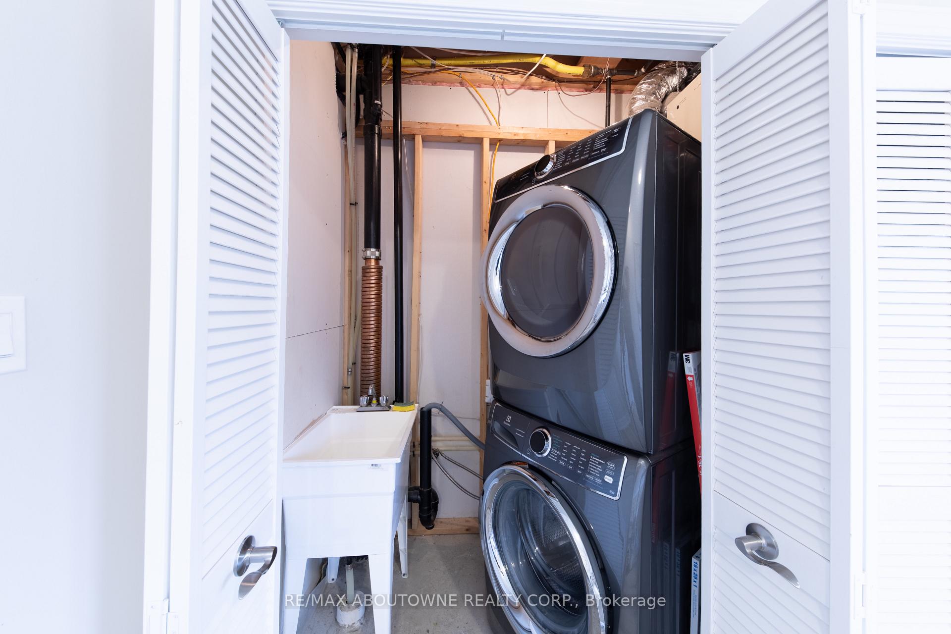 15 Barley Lane, Hamilton, ON L9K 0K1