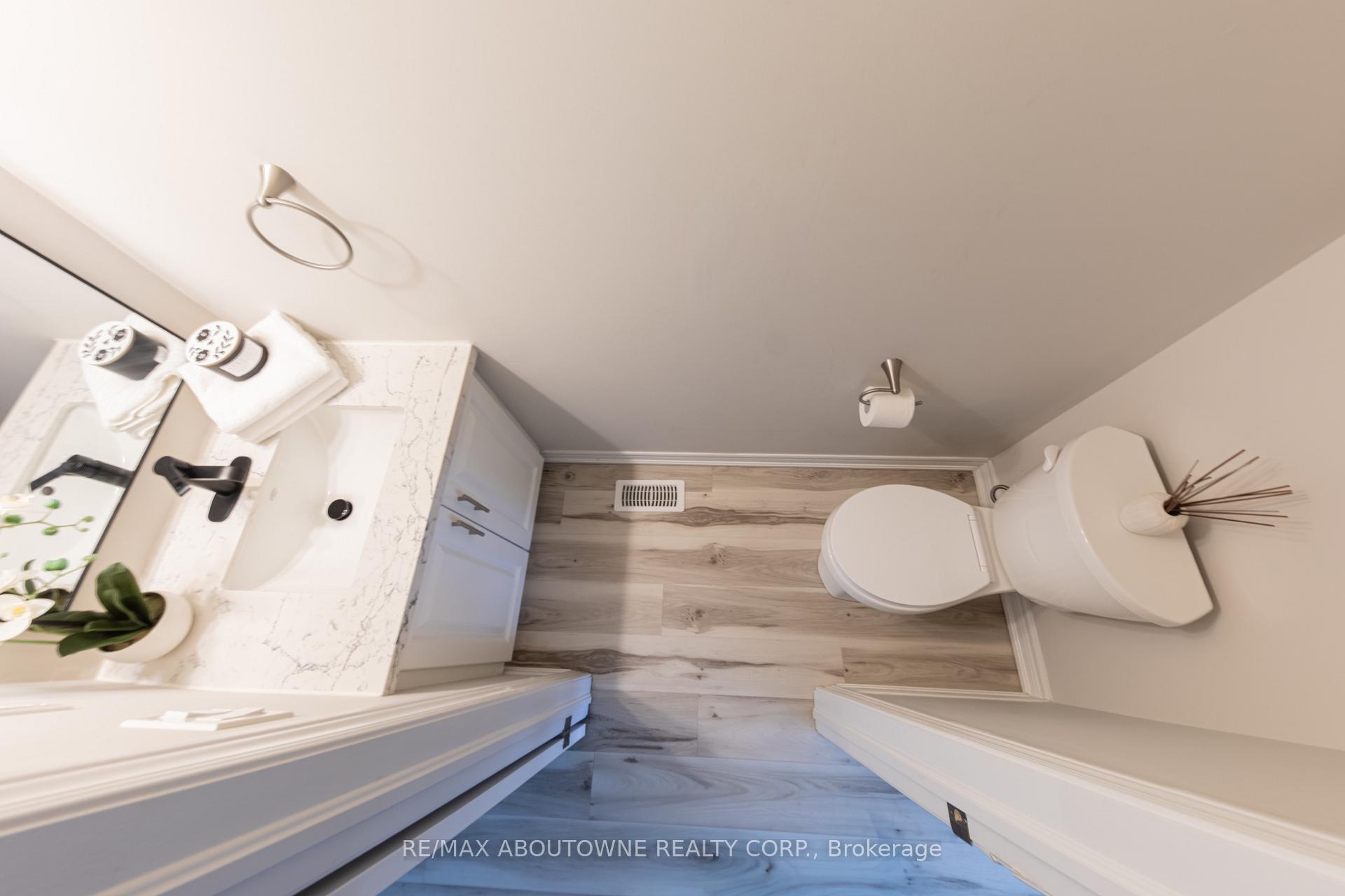 15 Barley Lane, Hamilton, ON L9K 0K1