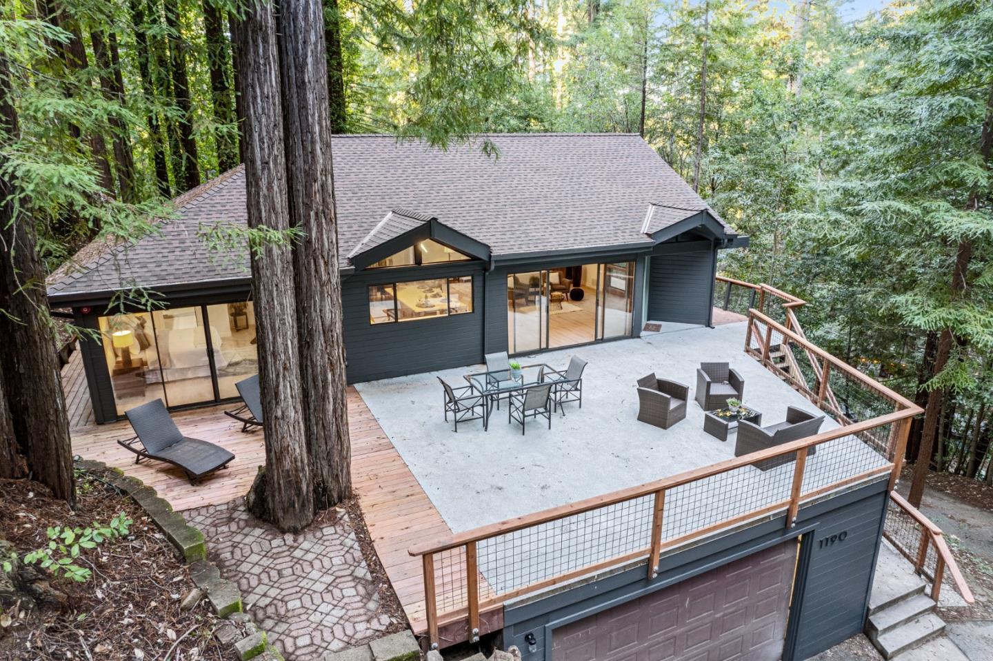 1190 Scenic DR