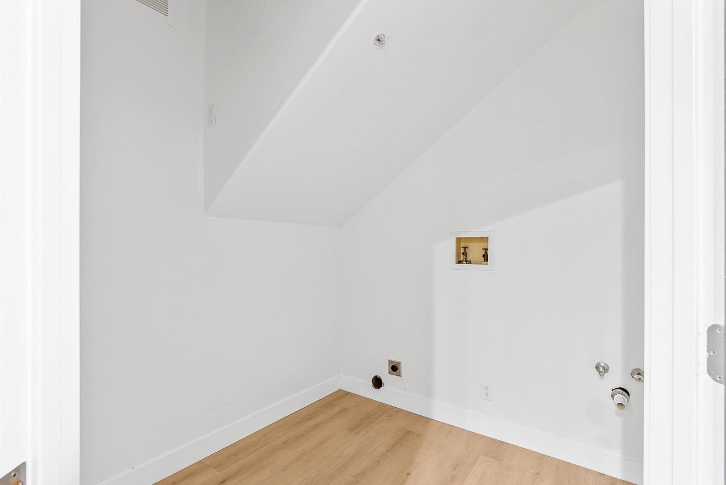 1190 Scenic DR
