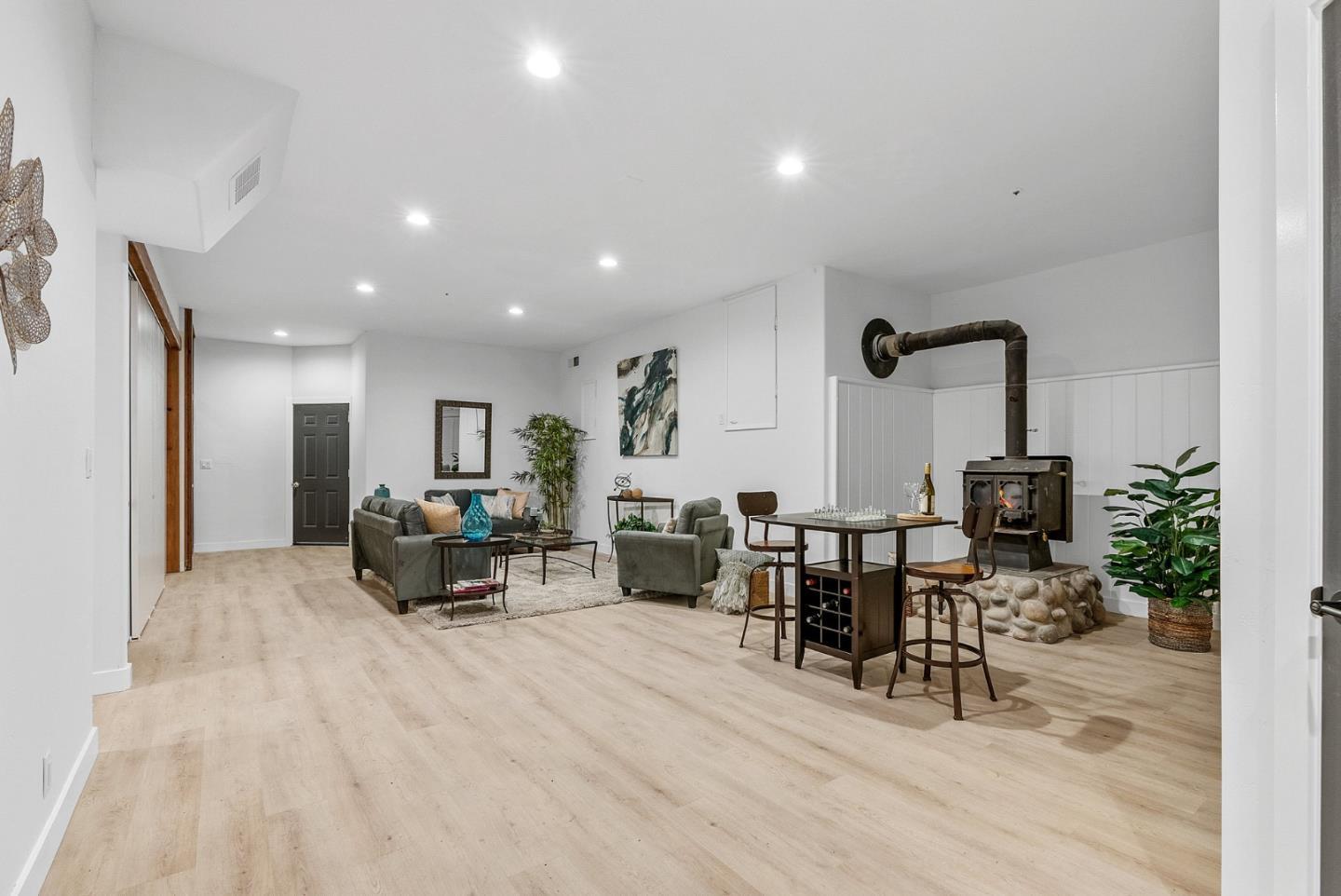 1190 Scenic DR