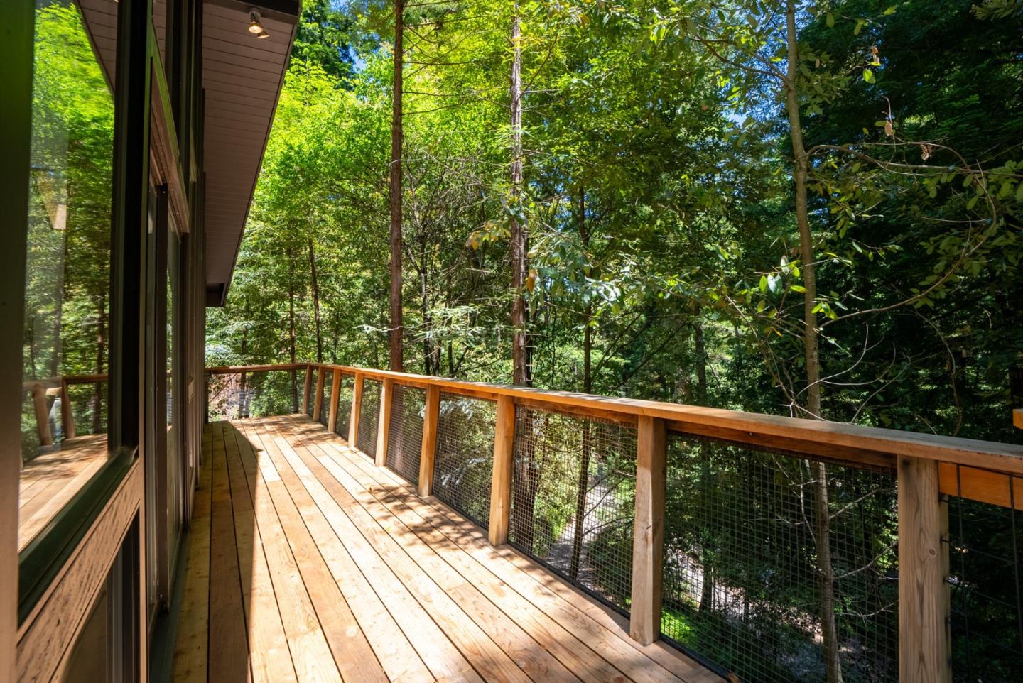1190 Scenic DR