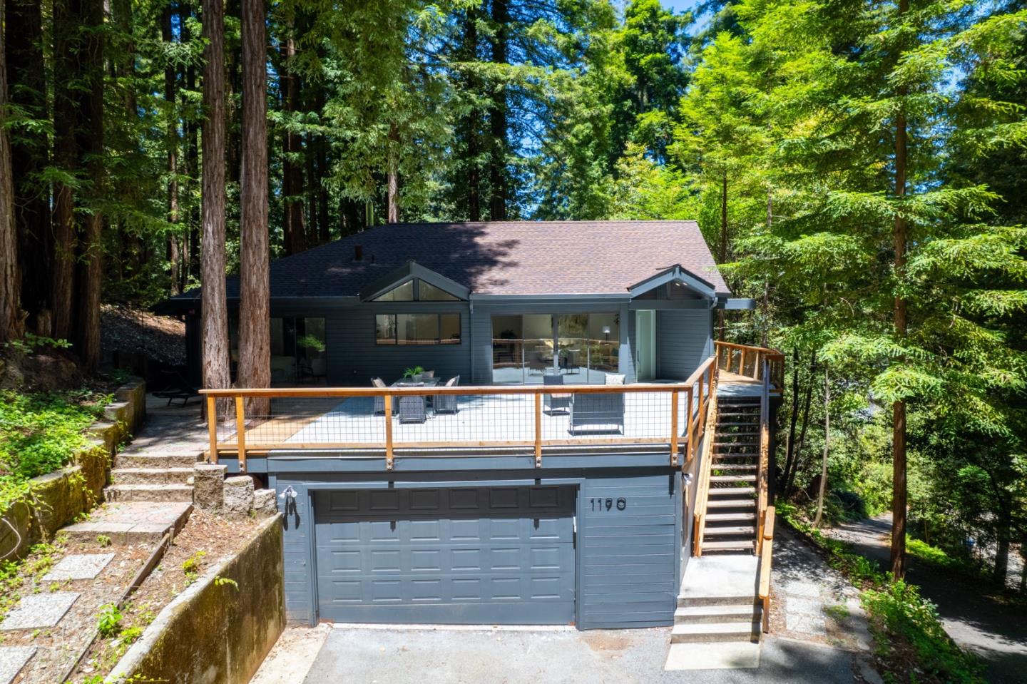 1190 Scenic DR