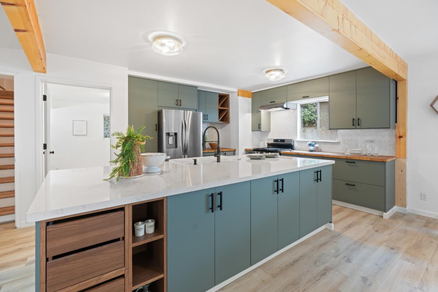 329 Creekside WAY