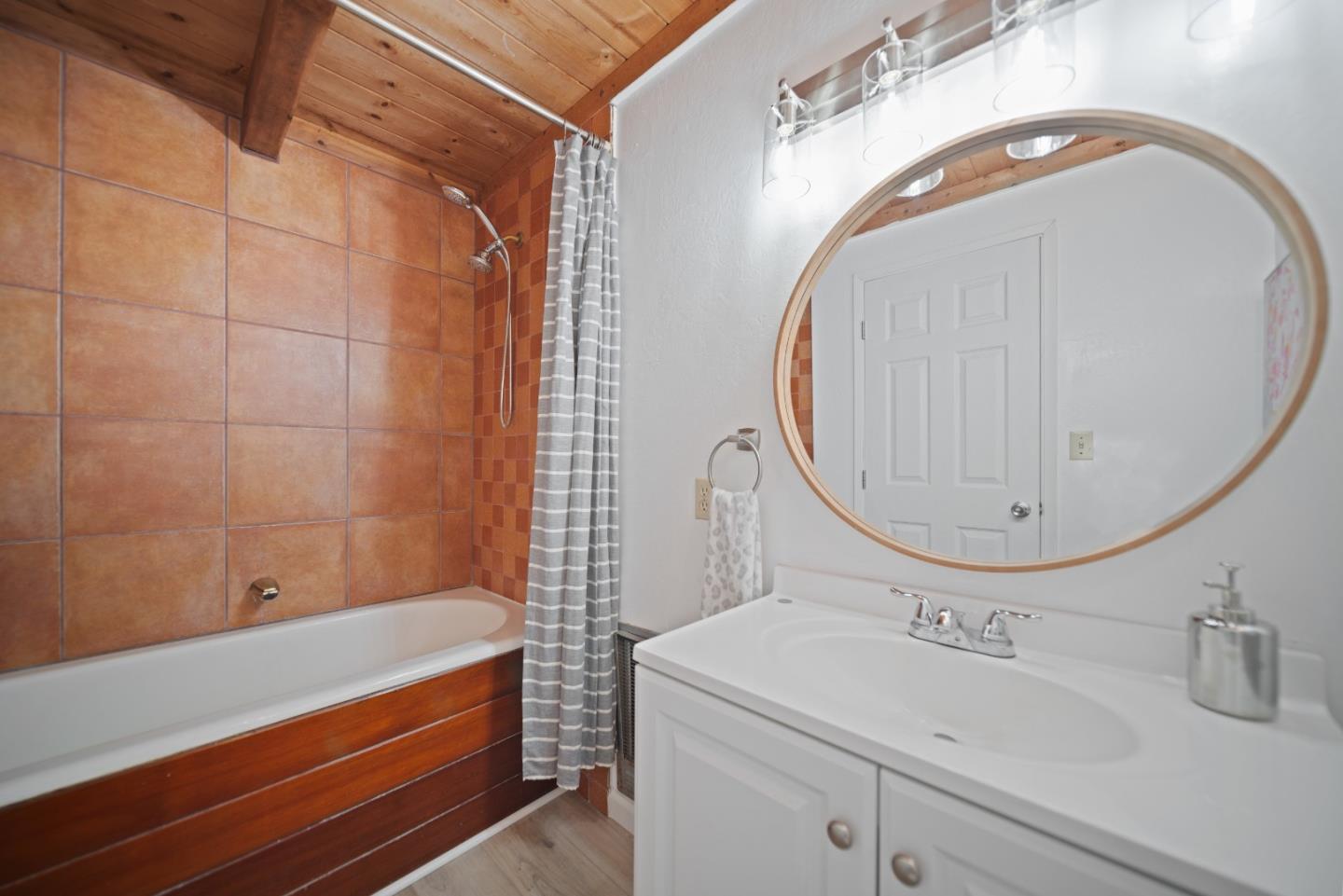 329 Creekside WAY