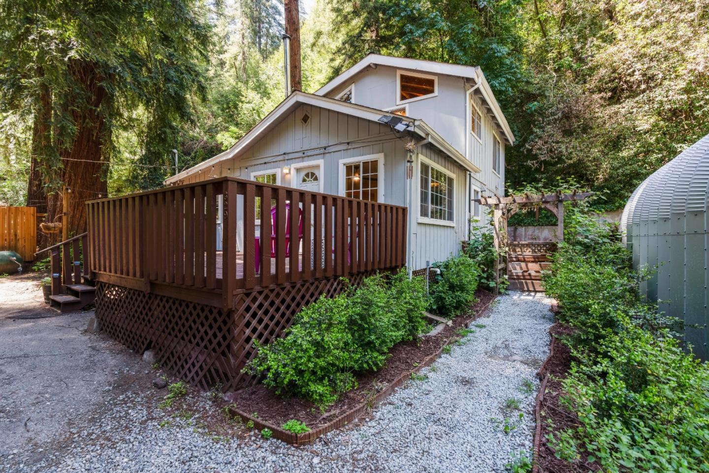 329 Creekside WAY