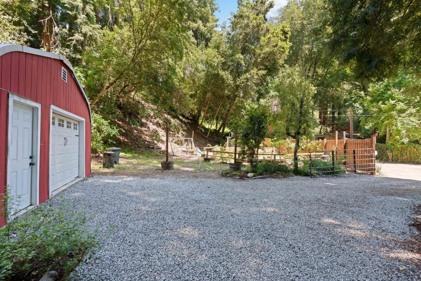 329 Creekside WAY