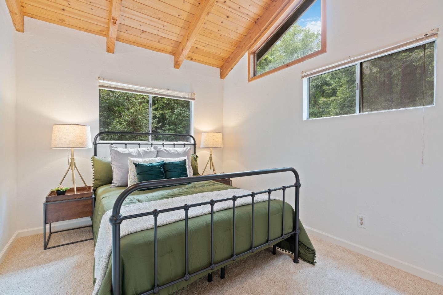 329 Creekside WAY