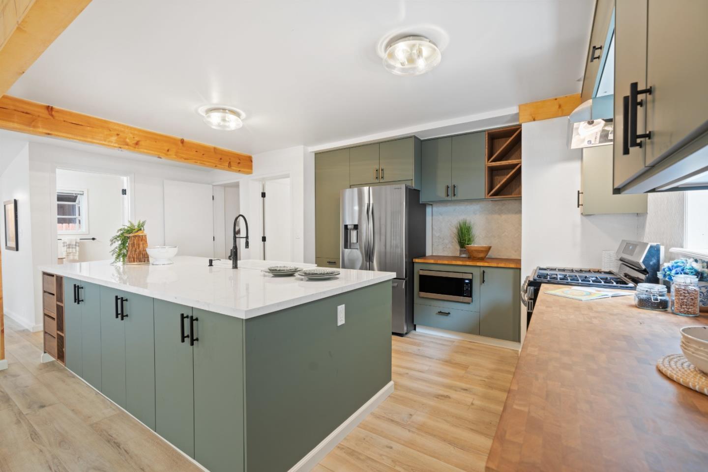 329 Creekside WAY