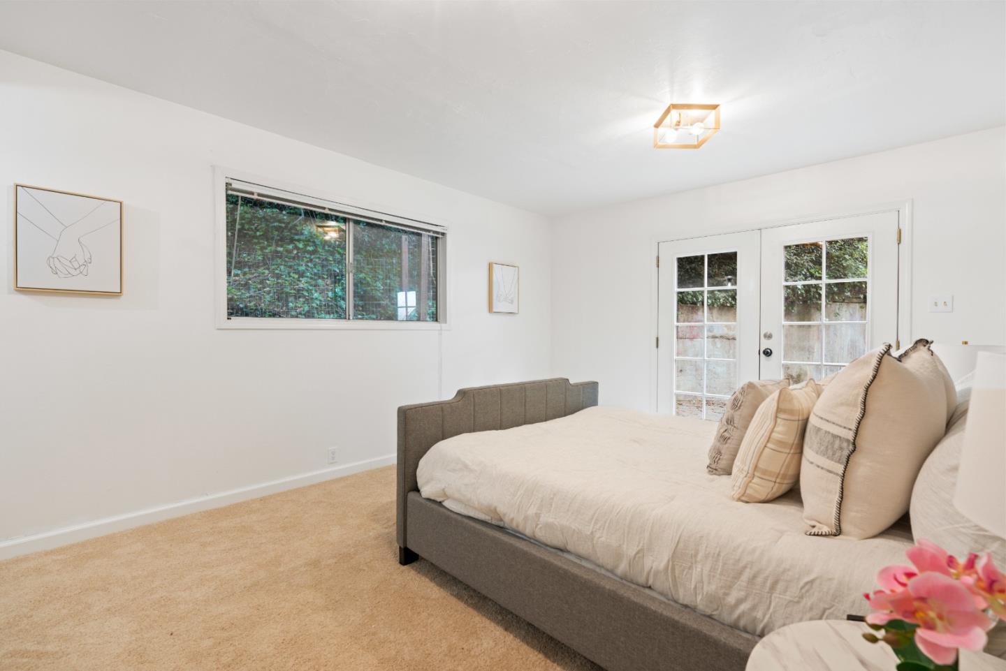 329 Creekside WAY
