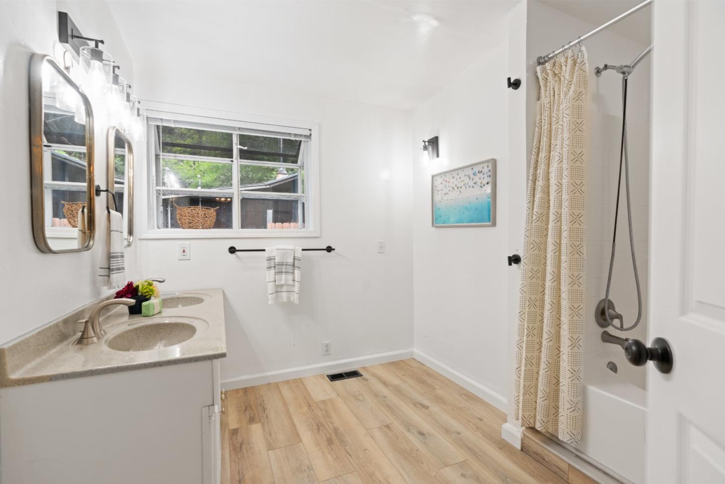 329 Creekside WAY