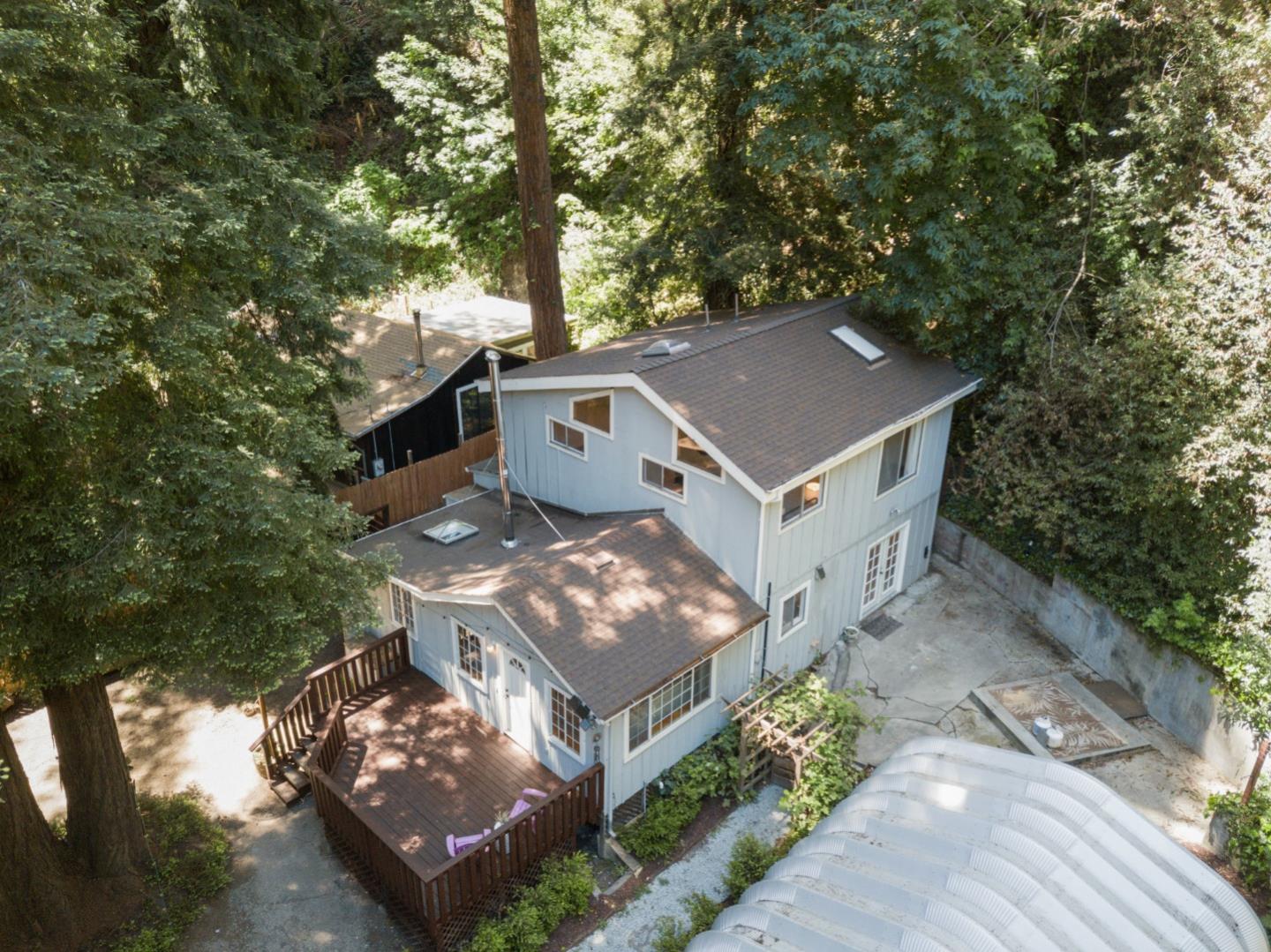329 Creekside WAY