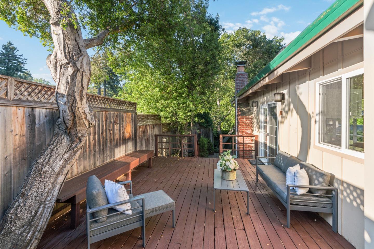 233 Lake CT