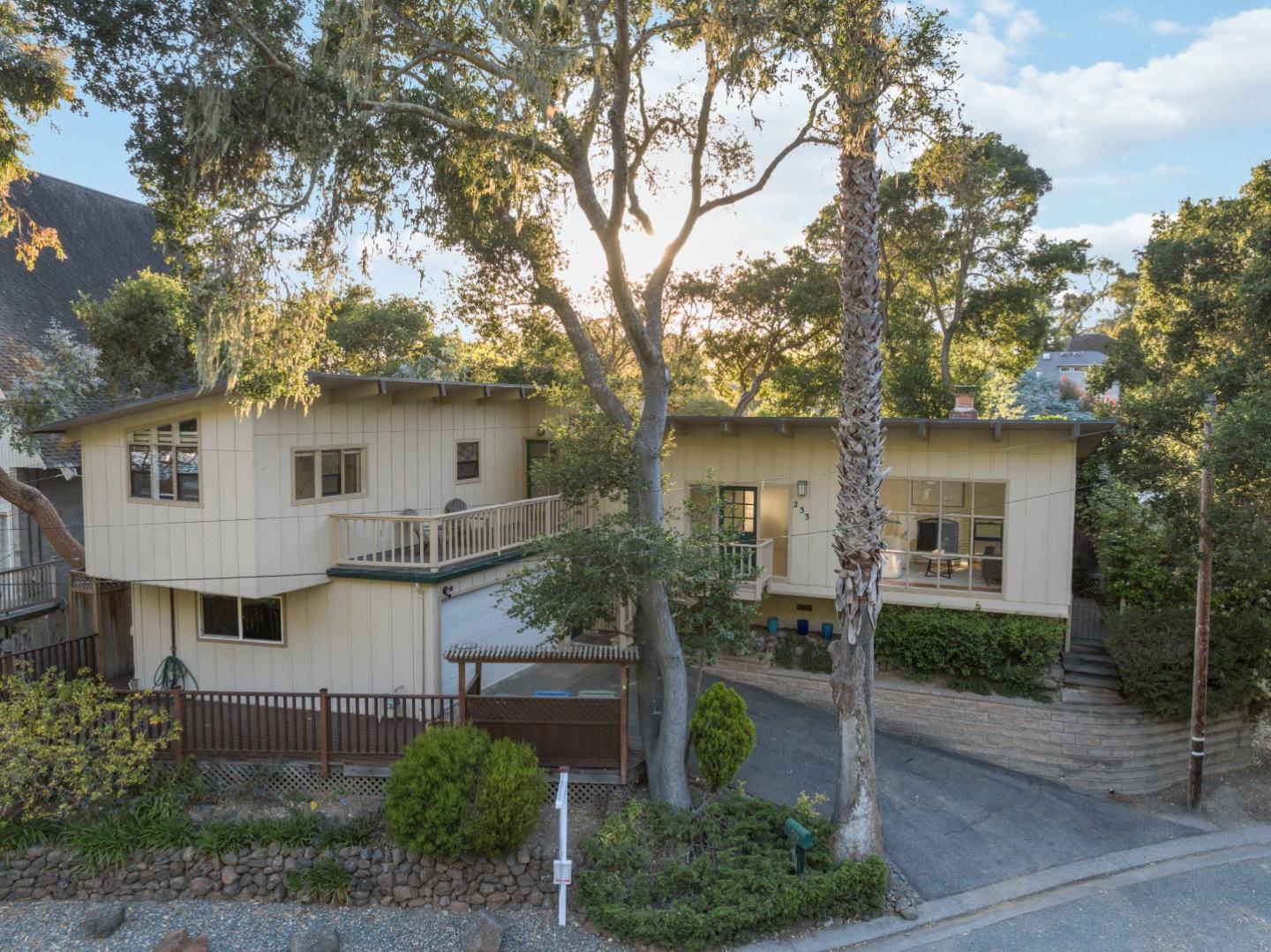 233 Lake CT