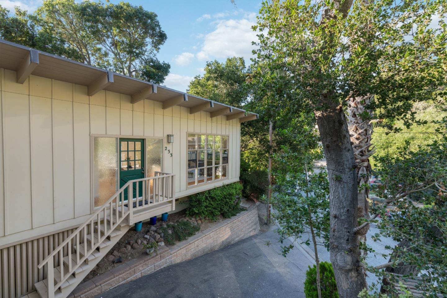 233 Lake CT
