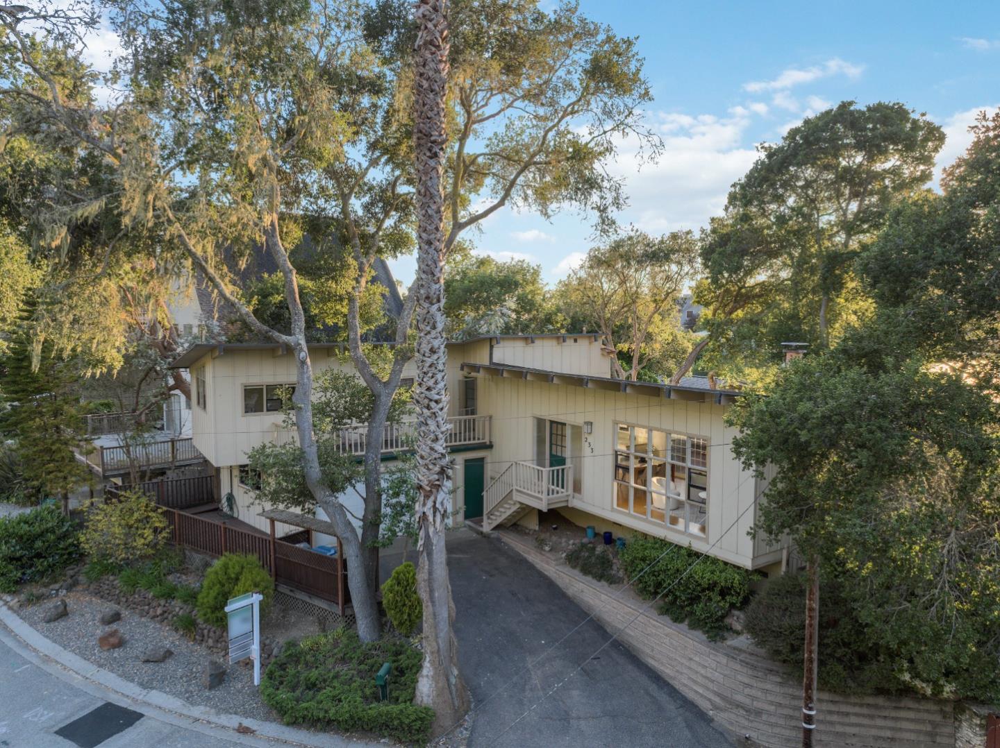 233 Lake CT