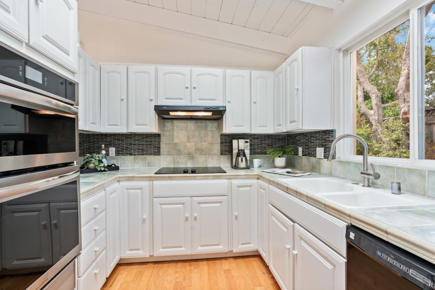 233 Lake CT