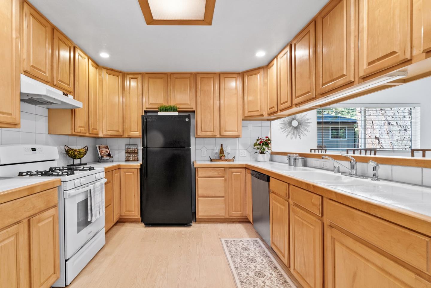 115 Shadowbrook RD