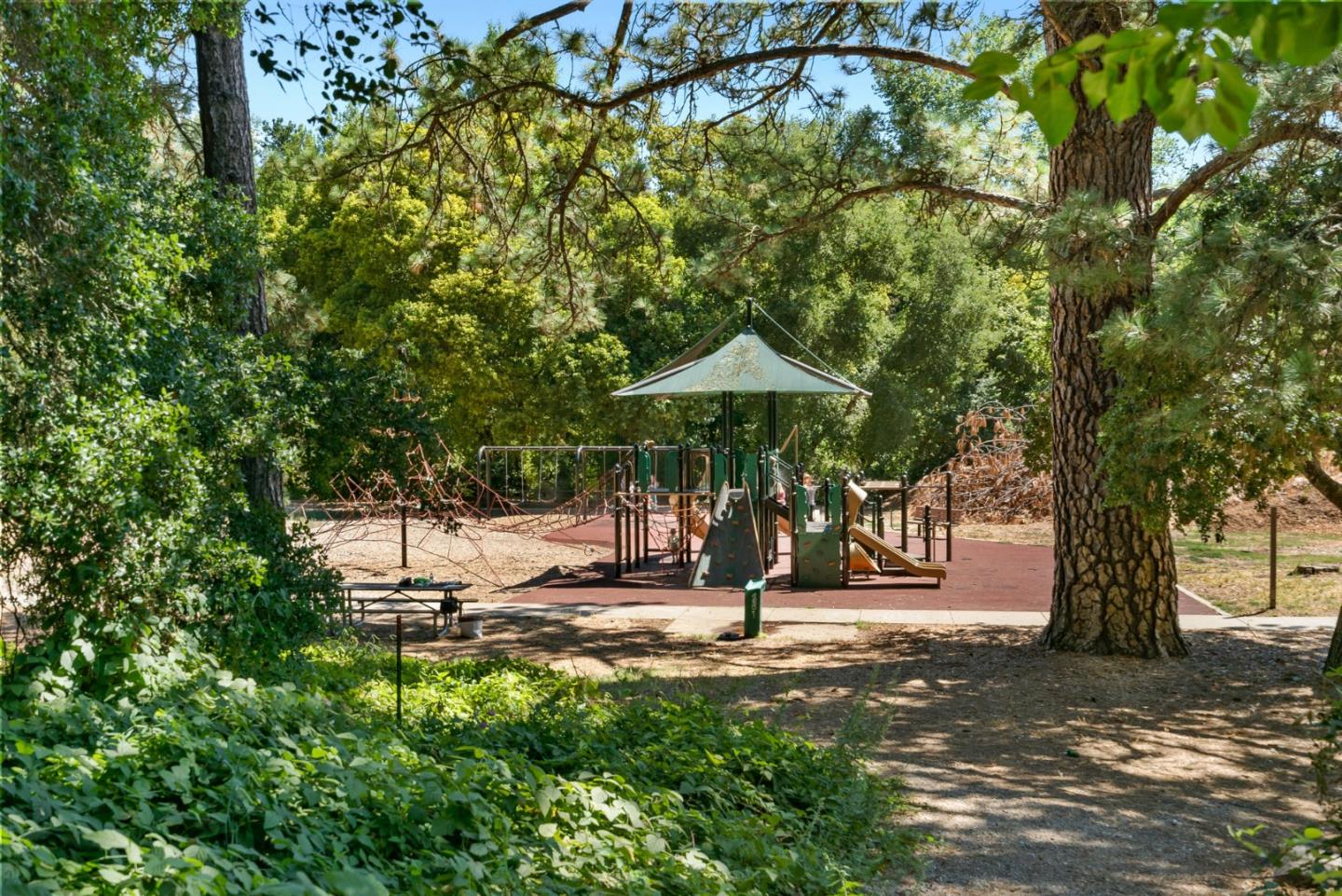 115 Shadowbrook RD