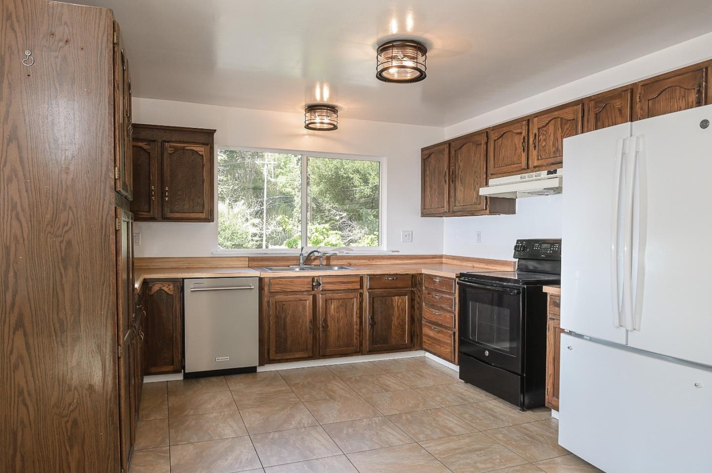 150 Patricia LN