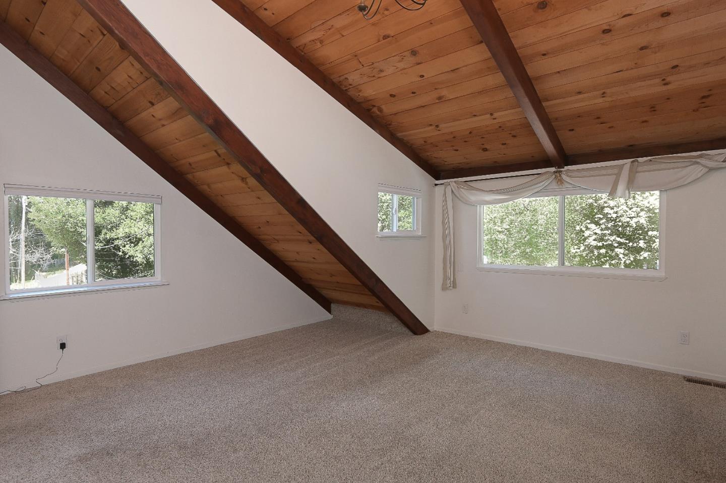 150 Patricia LN