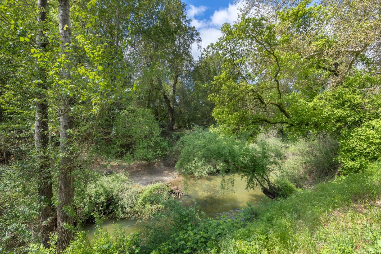 434 River RD