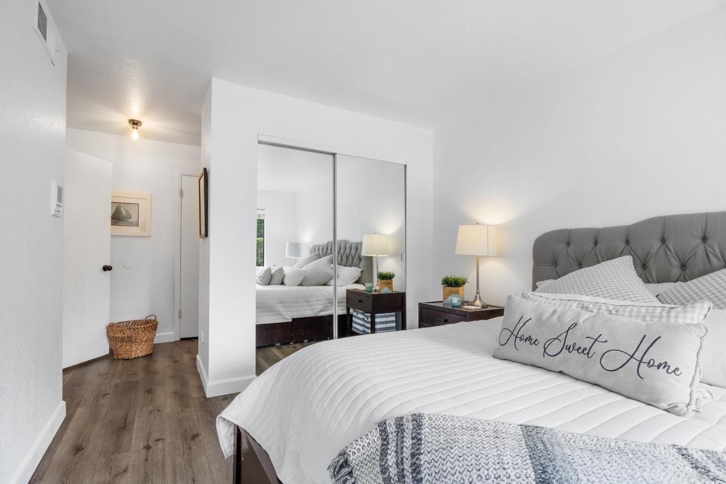 1784 Esperanza CT
