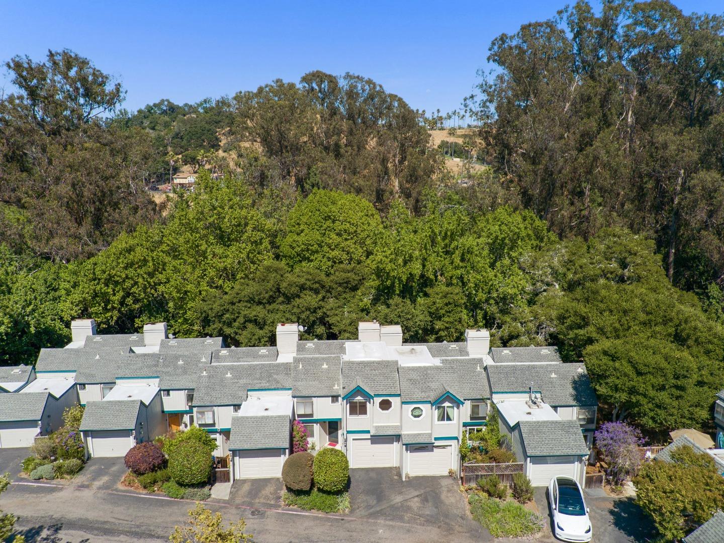 3414 Kenilworth LN