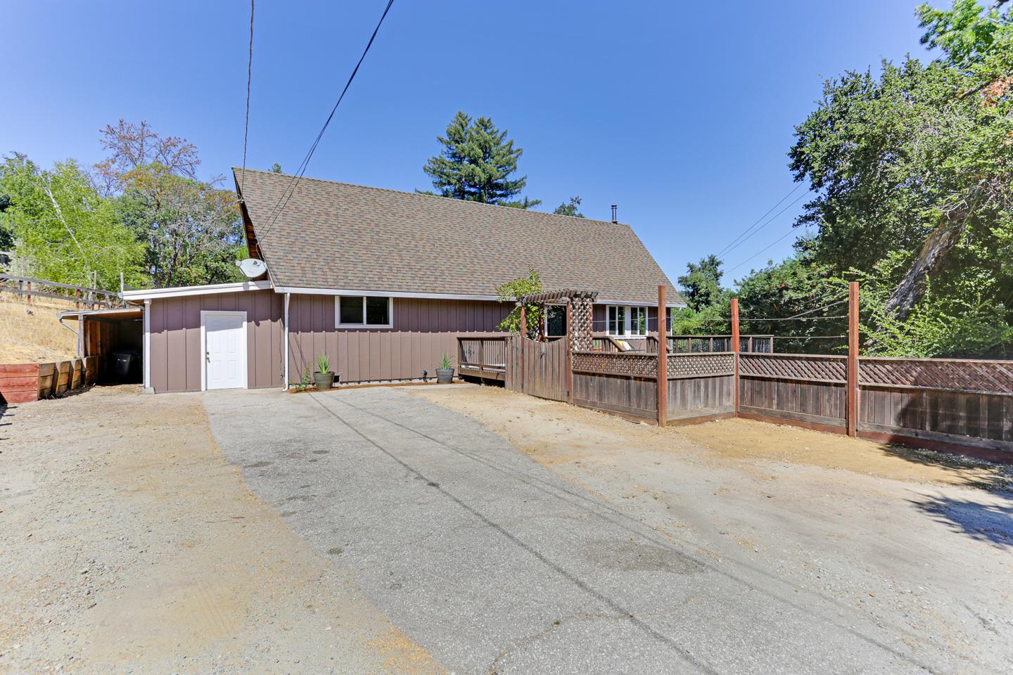 110 Hidden Valley DR