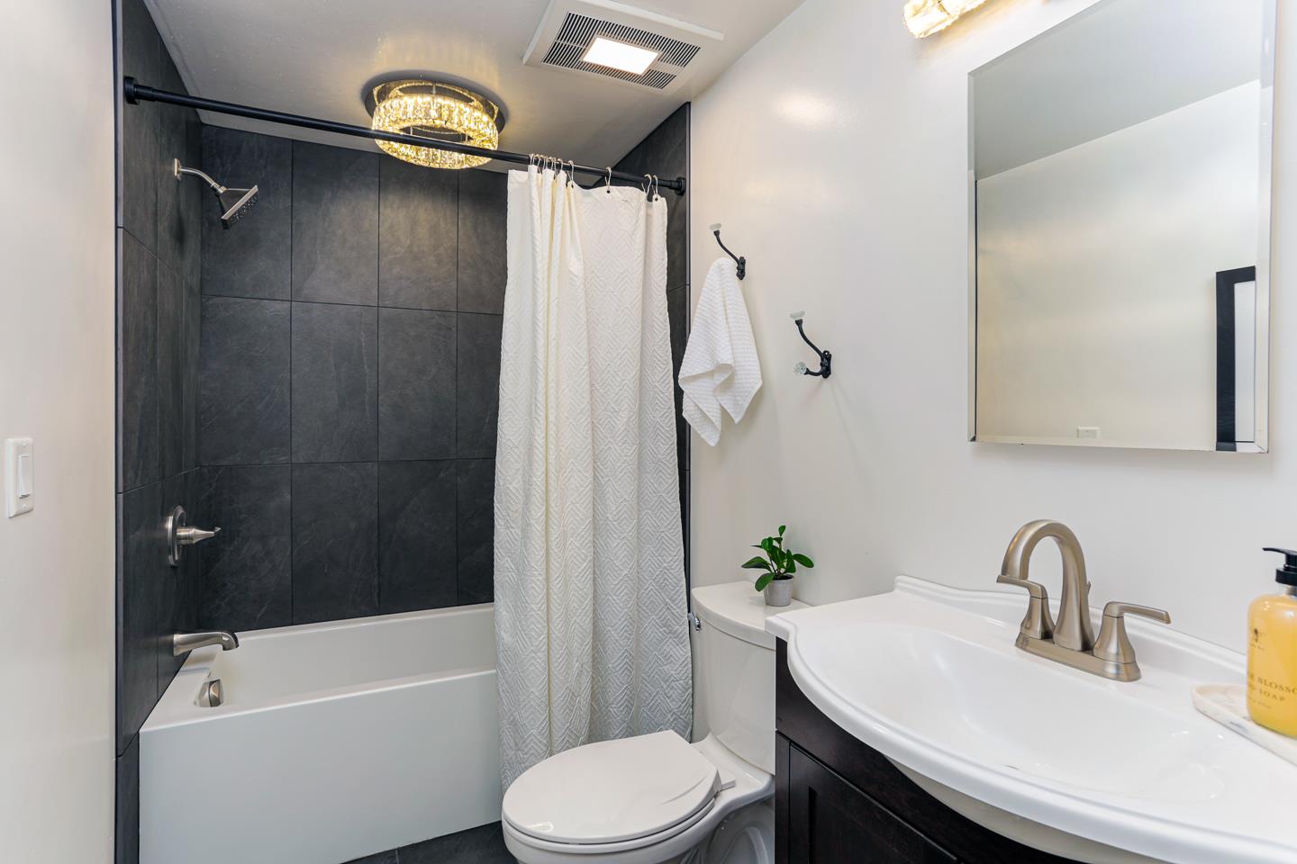 110 Hidden Valley DR